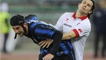 Chivu bị treo giò 4 trận vì đấm cầu thủ đối phương